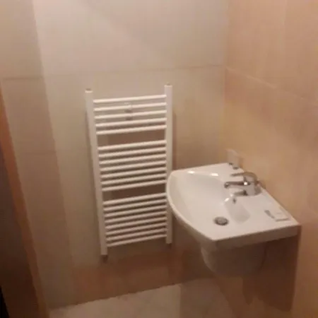 דירה With Fireplace In Winslow Atrium *