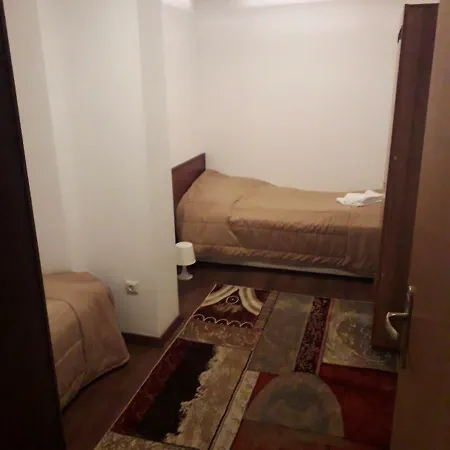 With Fireplace In Winslow Atrium דירה בנסקו